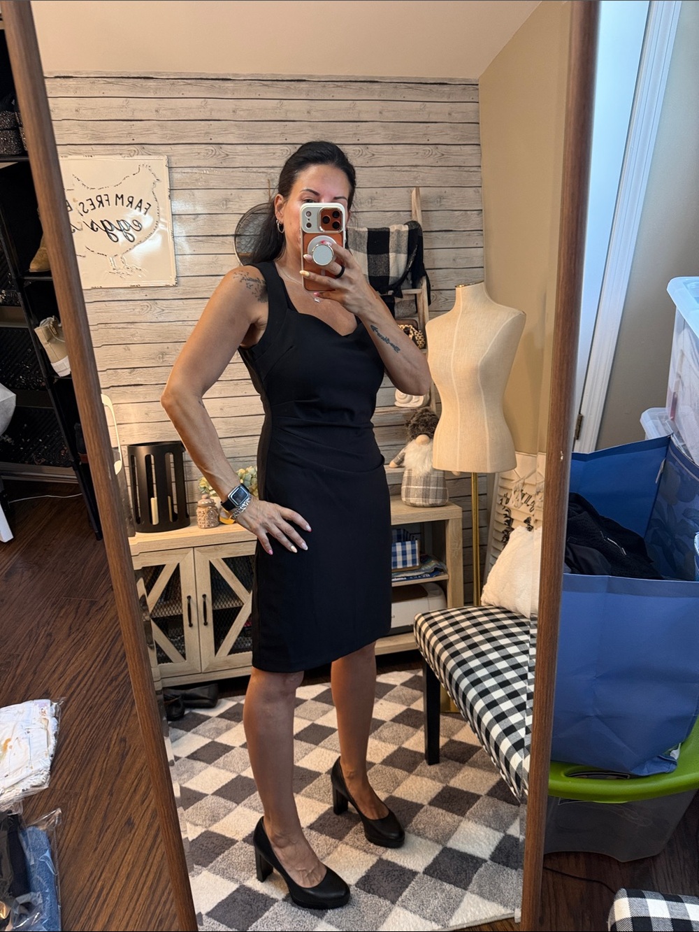 Guess Elegant Black Sweetheart Neck Mini Dress